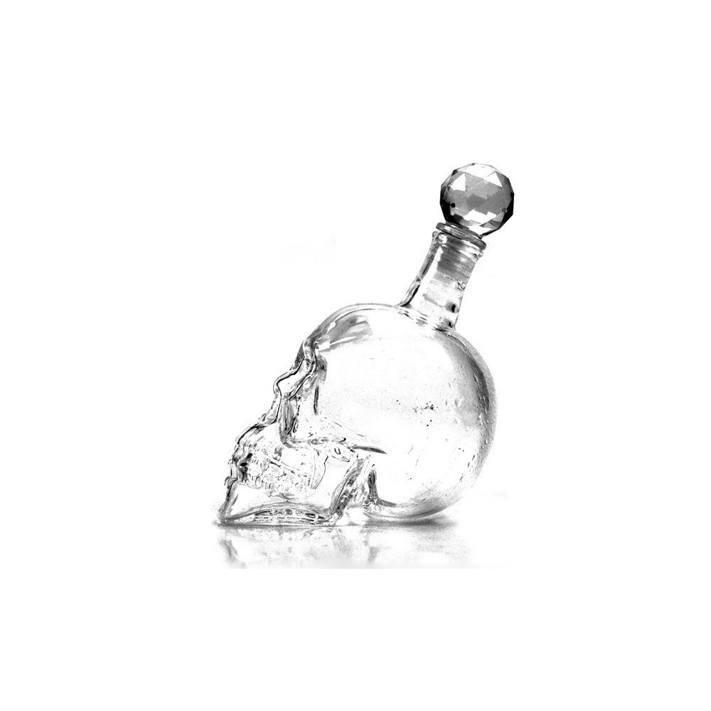 Стъклена бутилка във формата на череп 550 мл.